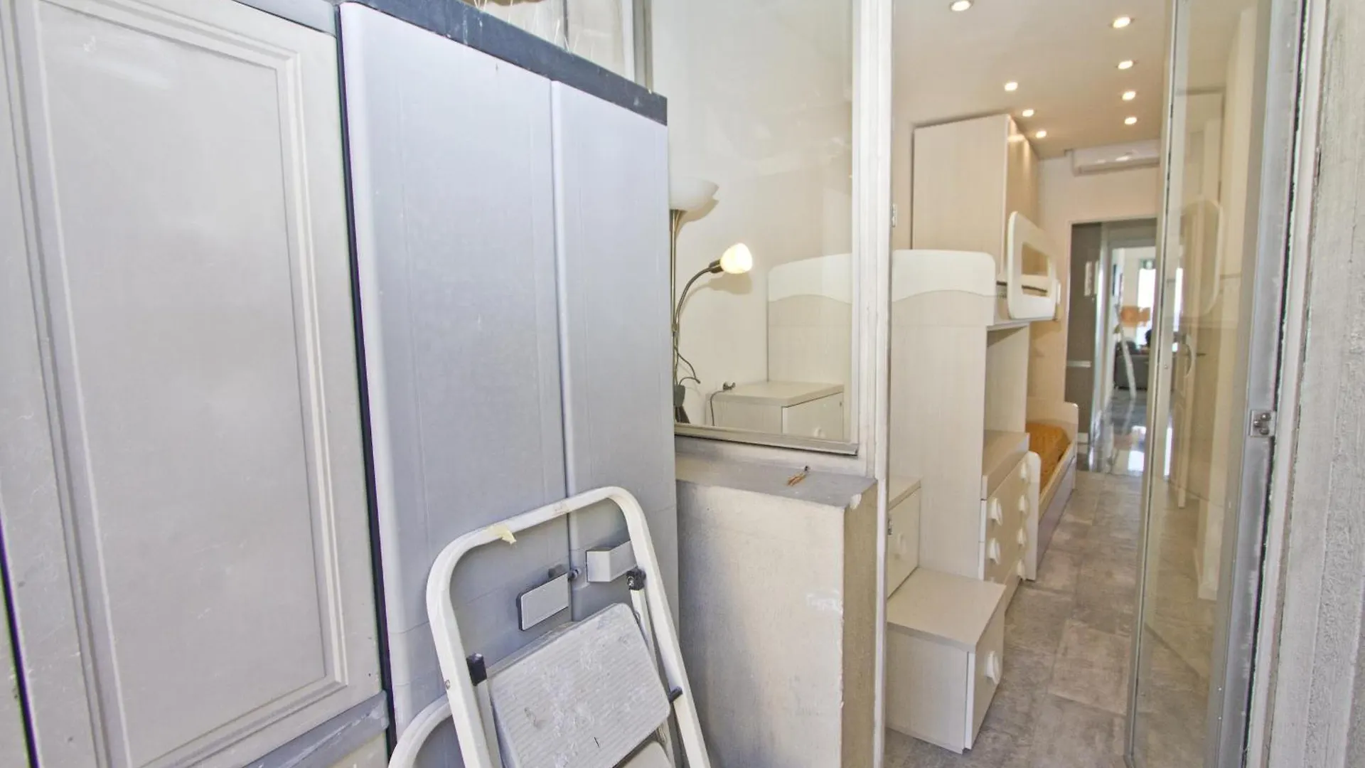 Apartment Luxury Sea Front Condo Milord Nice