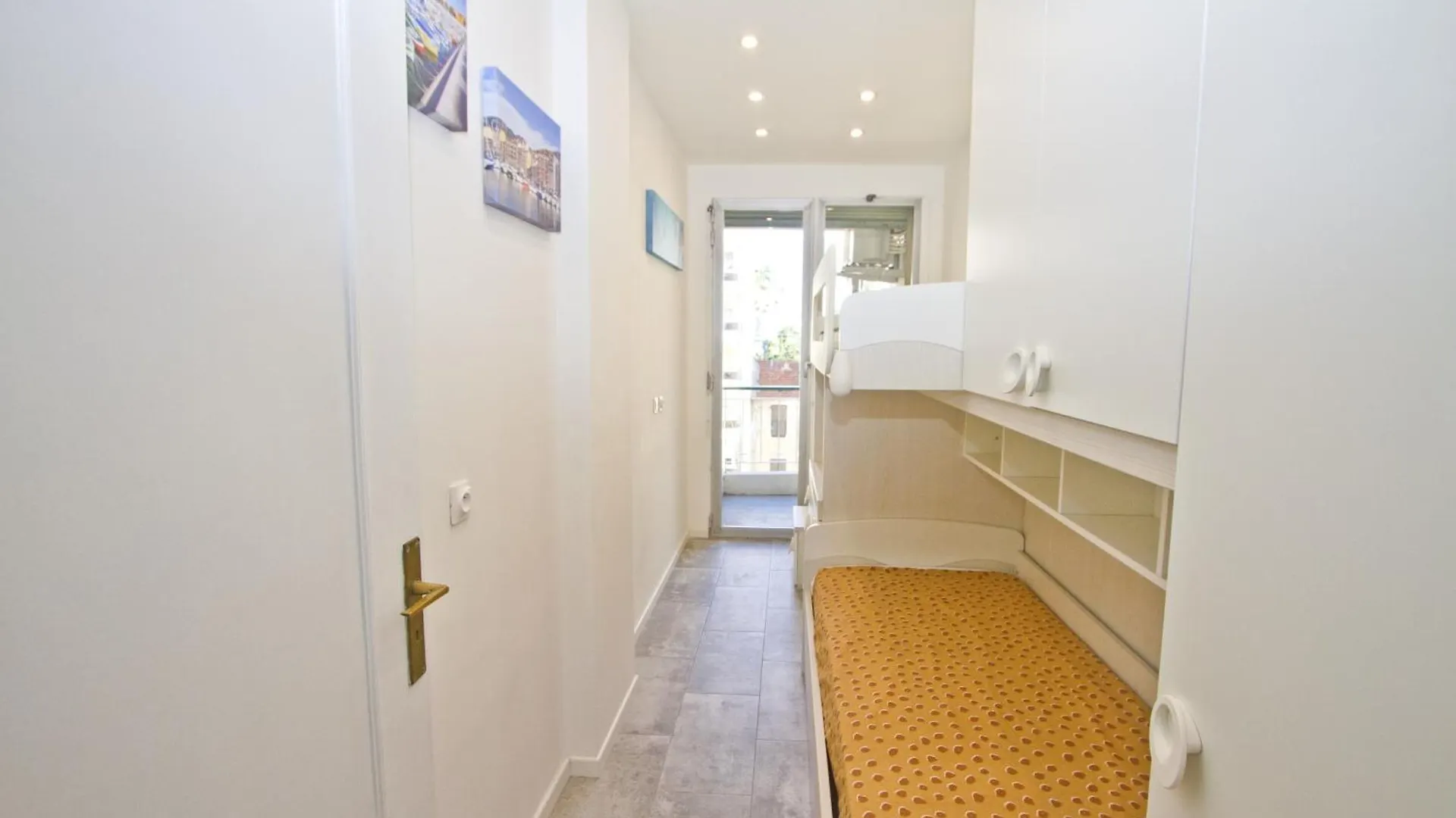 Luxury Sea Front Condo Milord Nice France