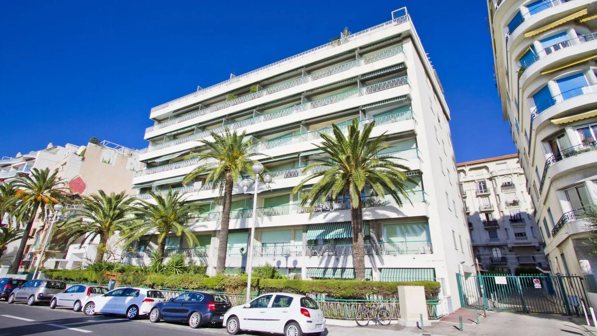 Luxury Sea Front Condo Milord Nice 0*,  France