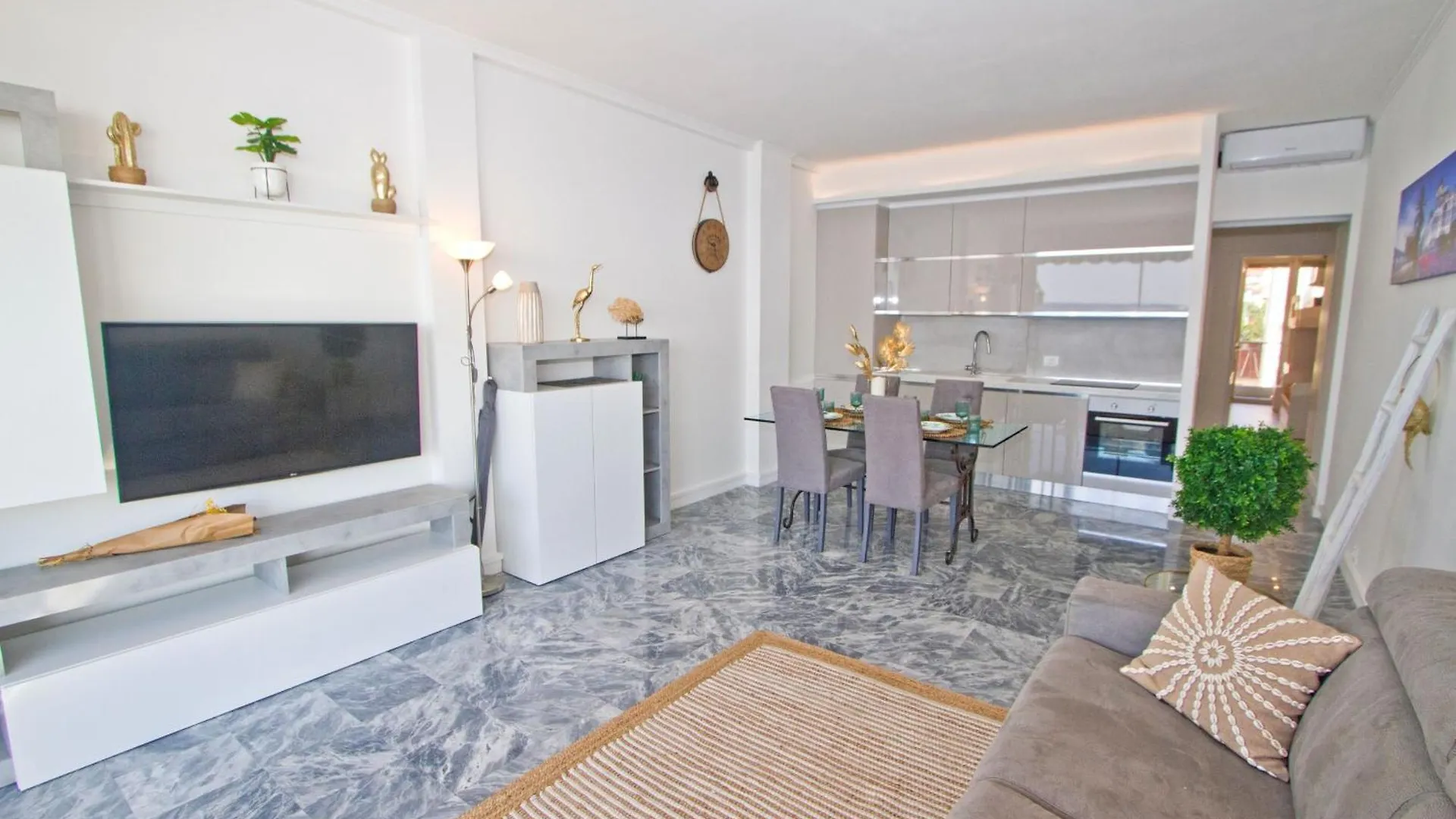 Luxury Sea Front Condo Milord Nice 0*,