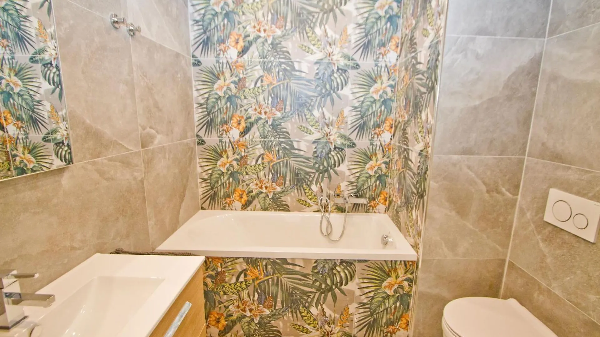 Luxury Sea Front Condo Milord Nice 0*,